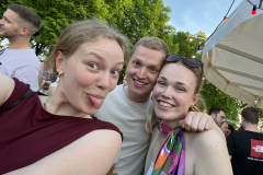 Foto-01.05.25-19-42-46