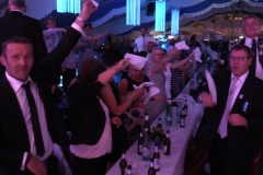 00000.MTS.Standbild364